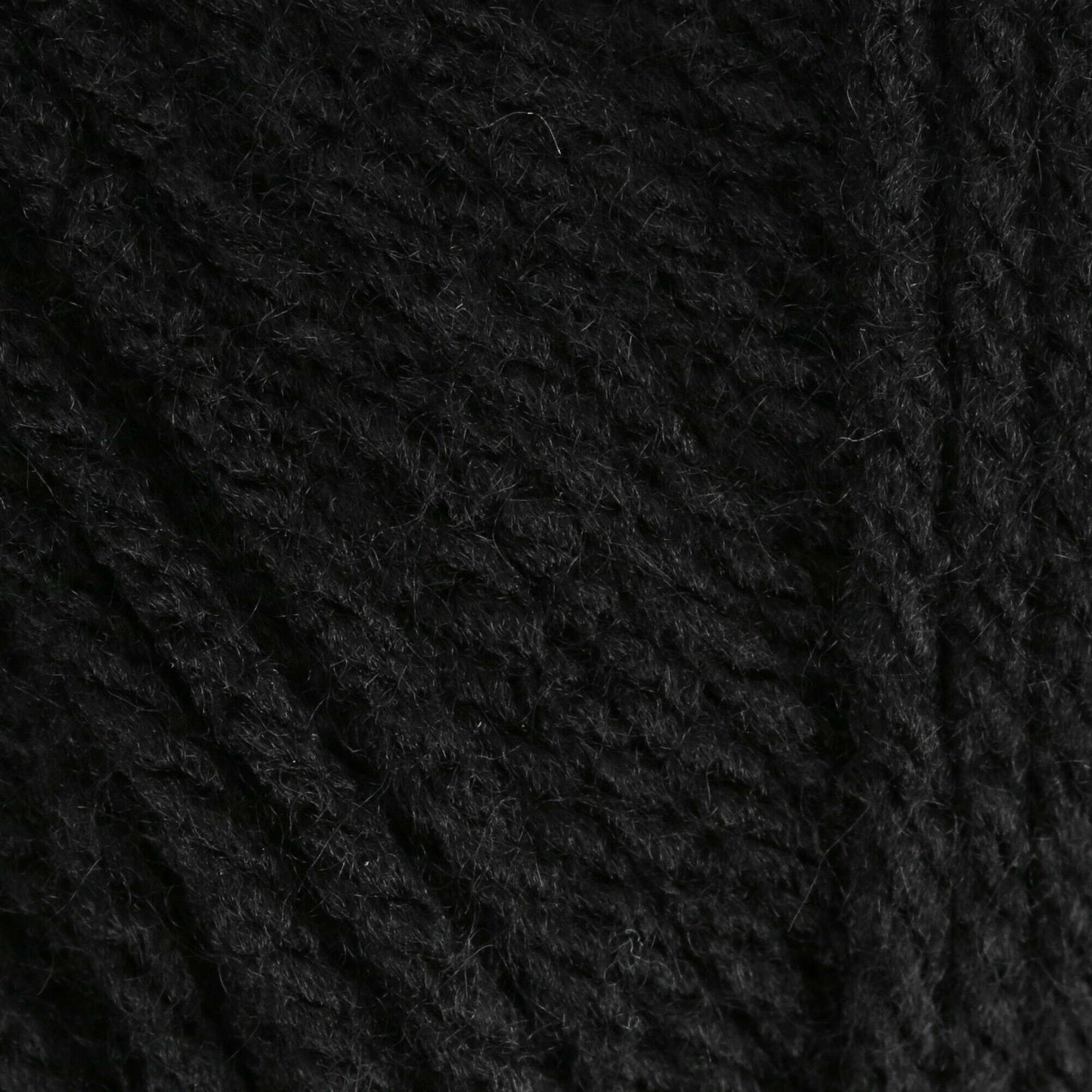 Bernat® Super Value - Black (detail)