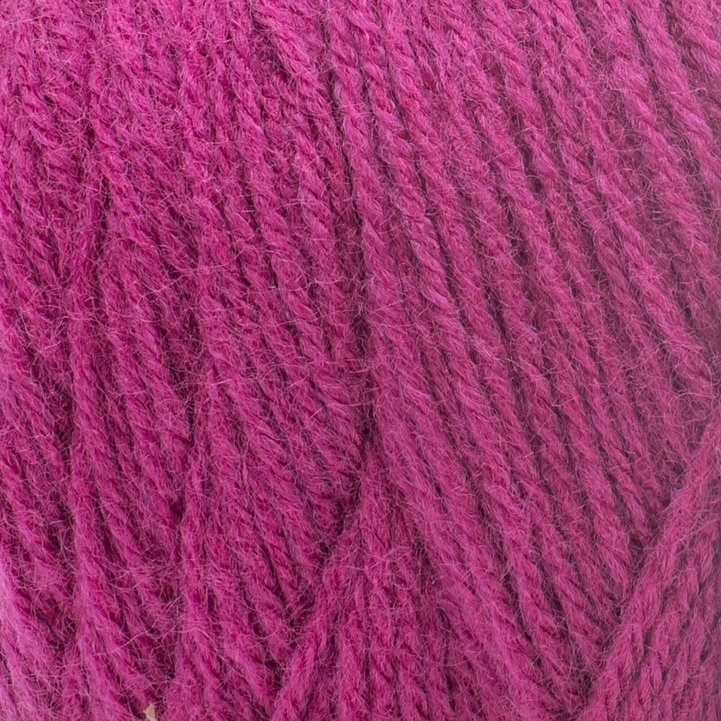 Bernat® Super Value - Raspberry (detail)