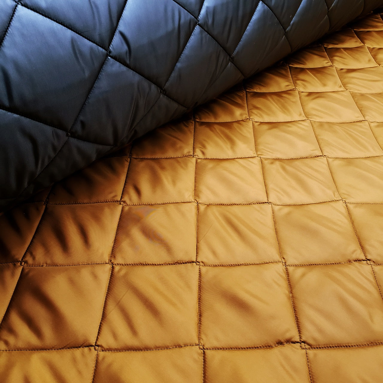 Quilted PrimaSoft™ - 2-Sided, 10oz - Klondike Gold / Black (roll)