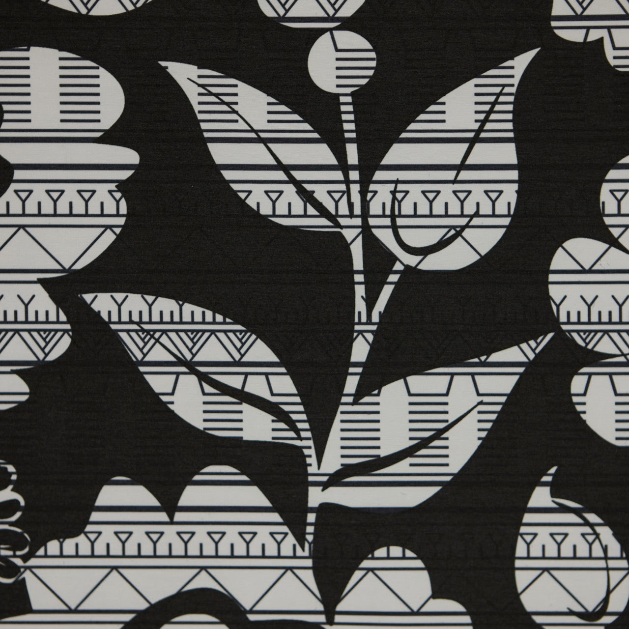 Commander® Tunniit Floral (Daisy)- Light Grey (detail)