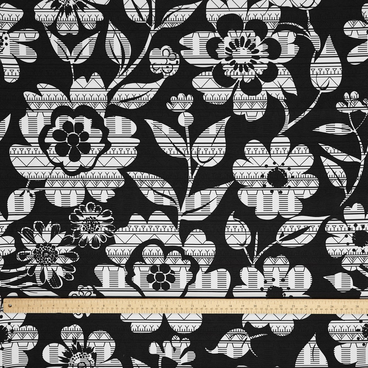 Commander® Tunniit Floral (Daisy)- White (sizing)