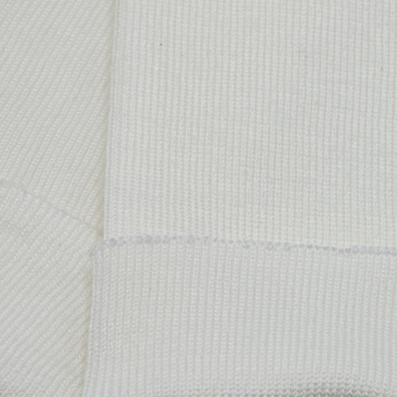 Cuffing - Light / Tubular - White (detail)