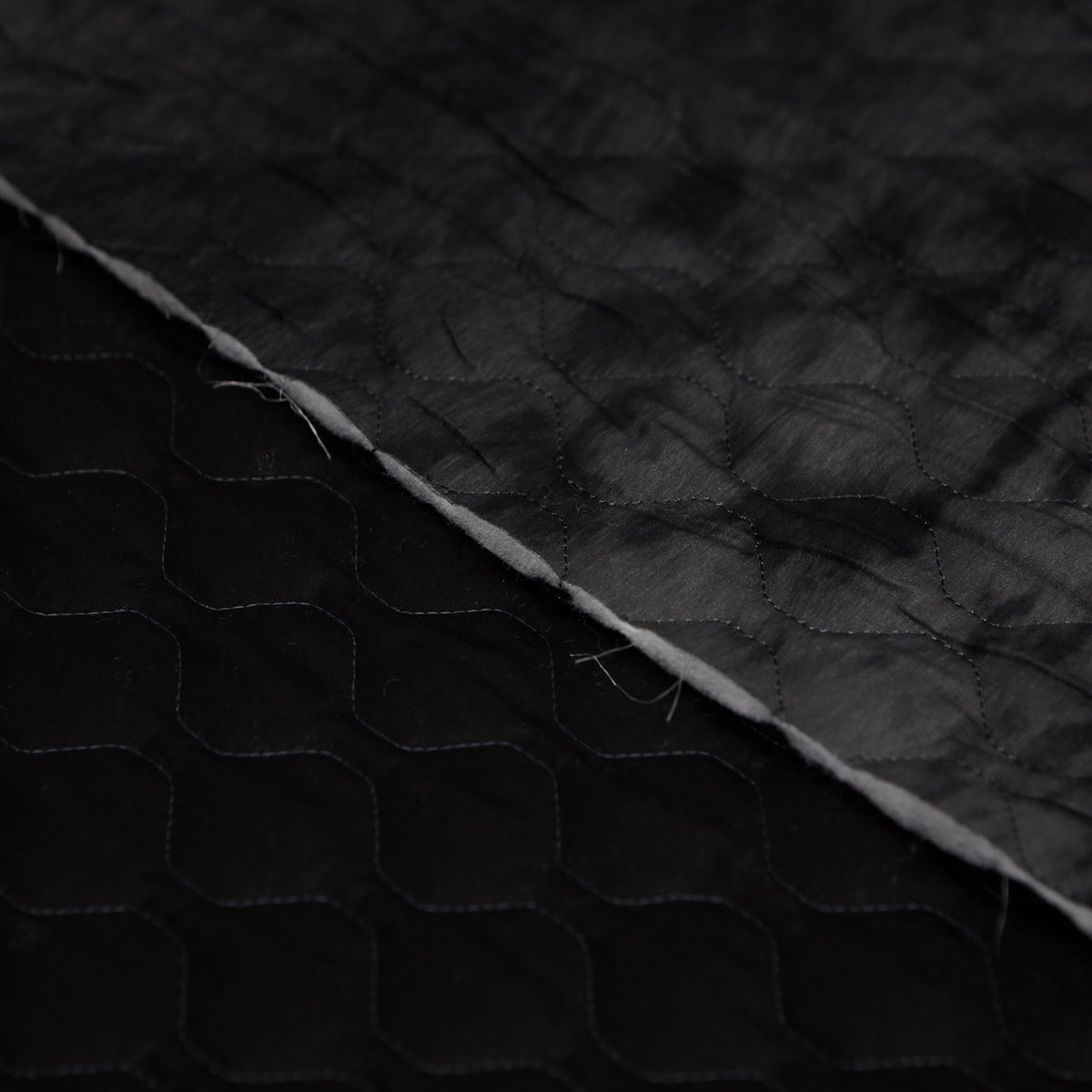 Cotton Quilt - Seal Skin - 6oz - Pewter (Mid-Grey) - detail