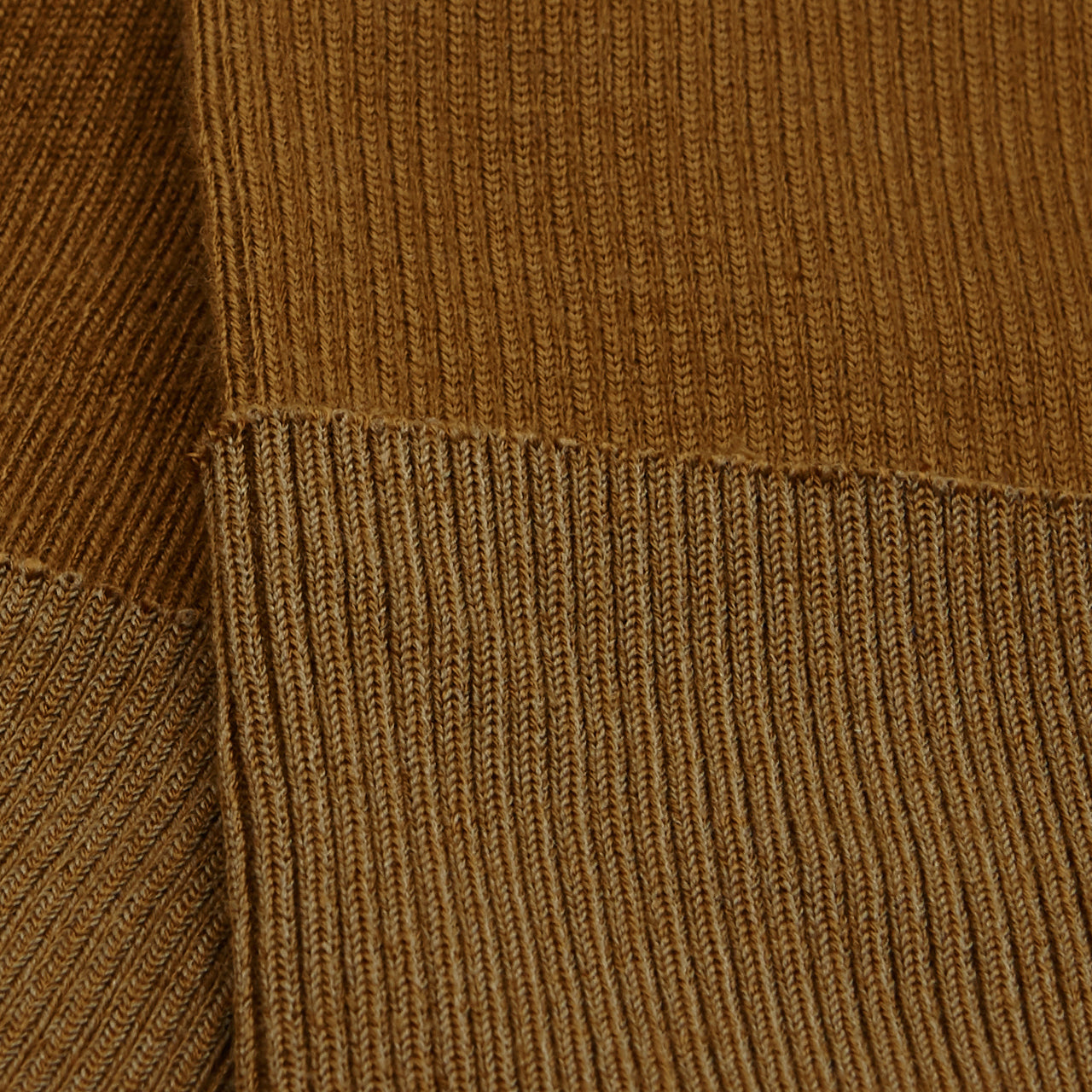 Cuffing / Tubular - Klondike Gold (detail)