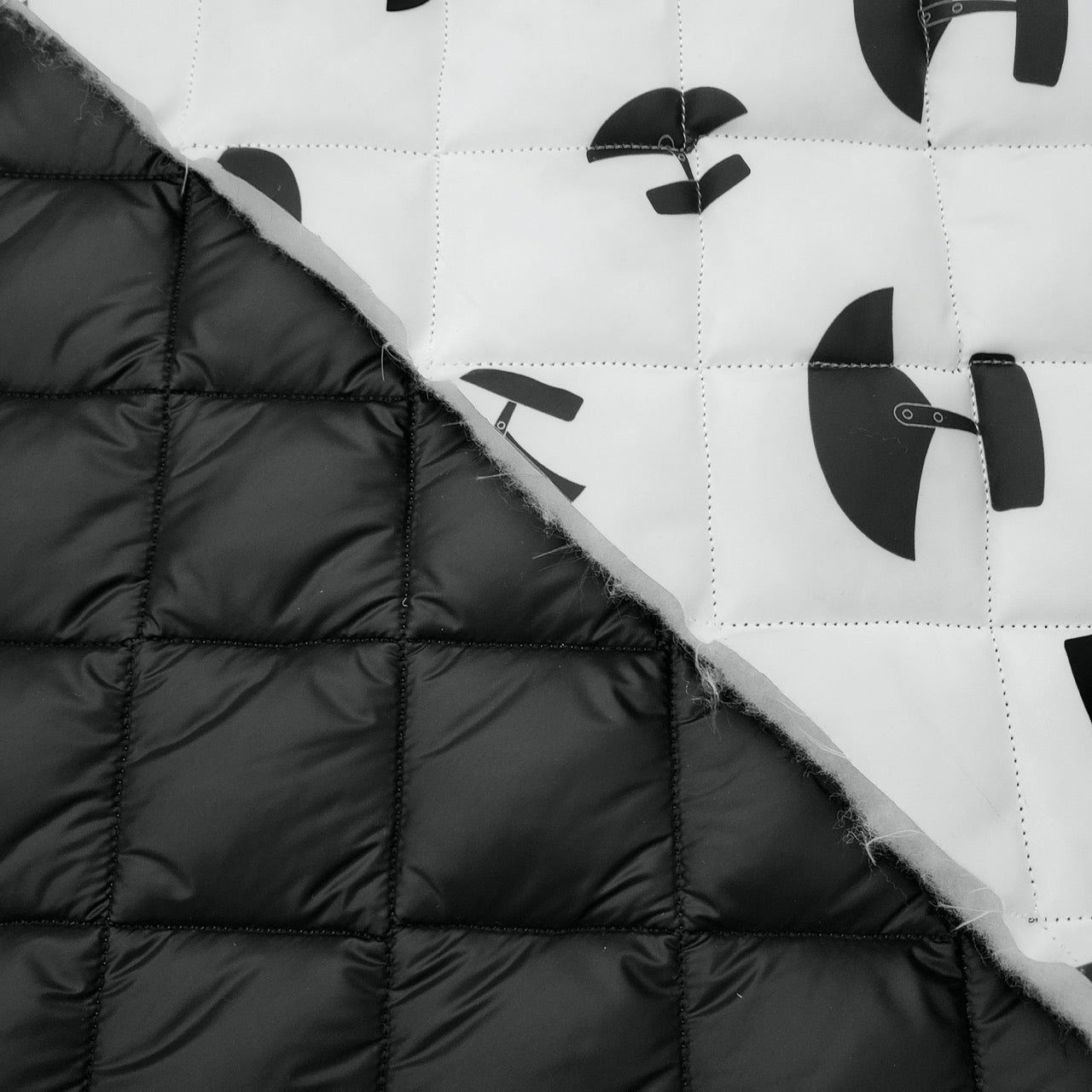 Quilted Arctic Fill™ - 2-Sided, 8oz - Ulu - White / Black (side)