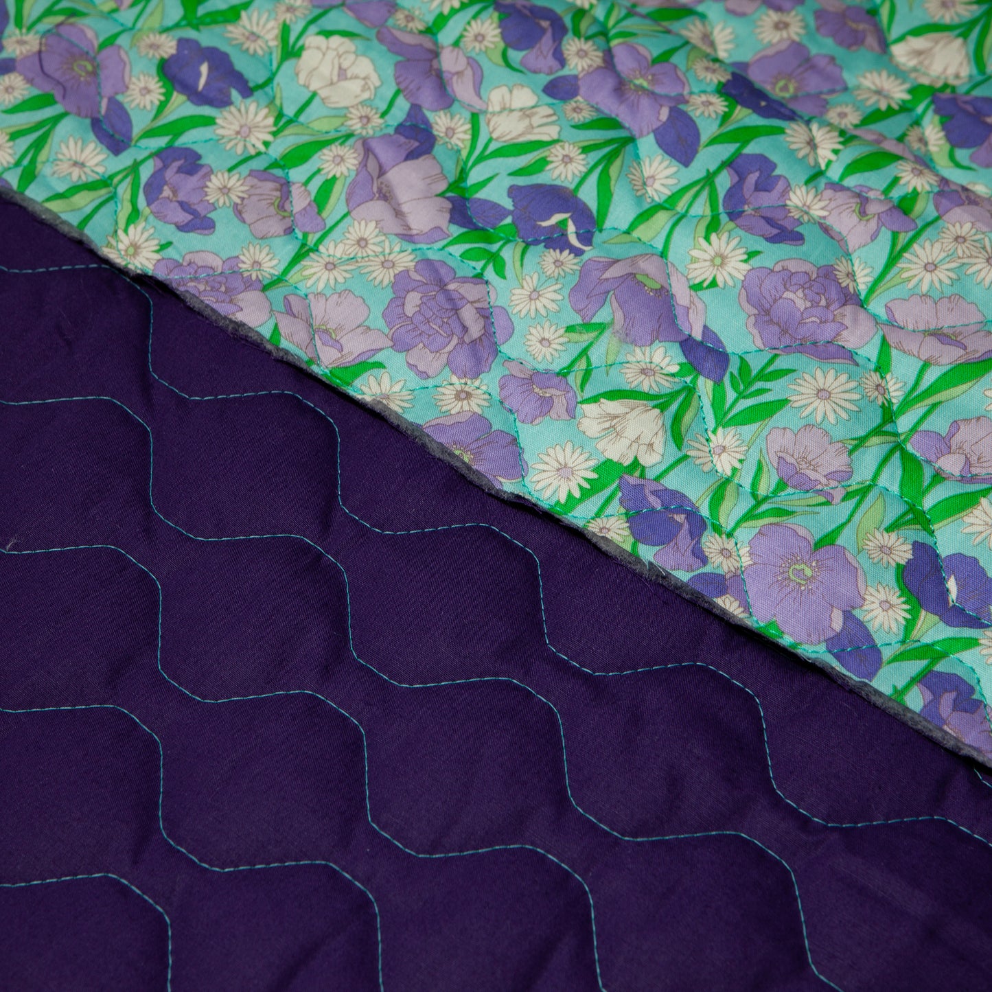 Cotton Quilt - Floral - 3oz - Mint Garden (detail)