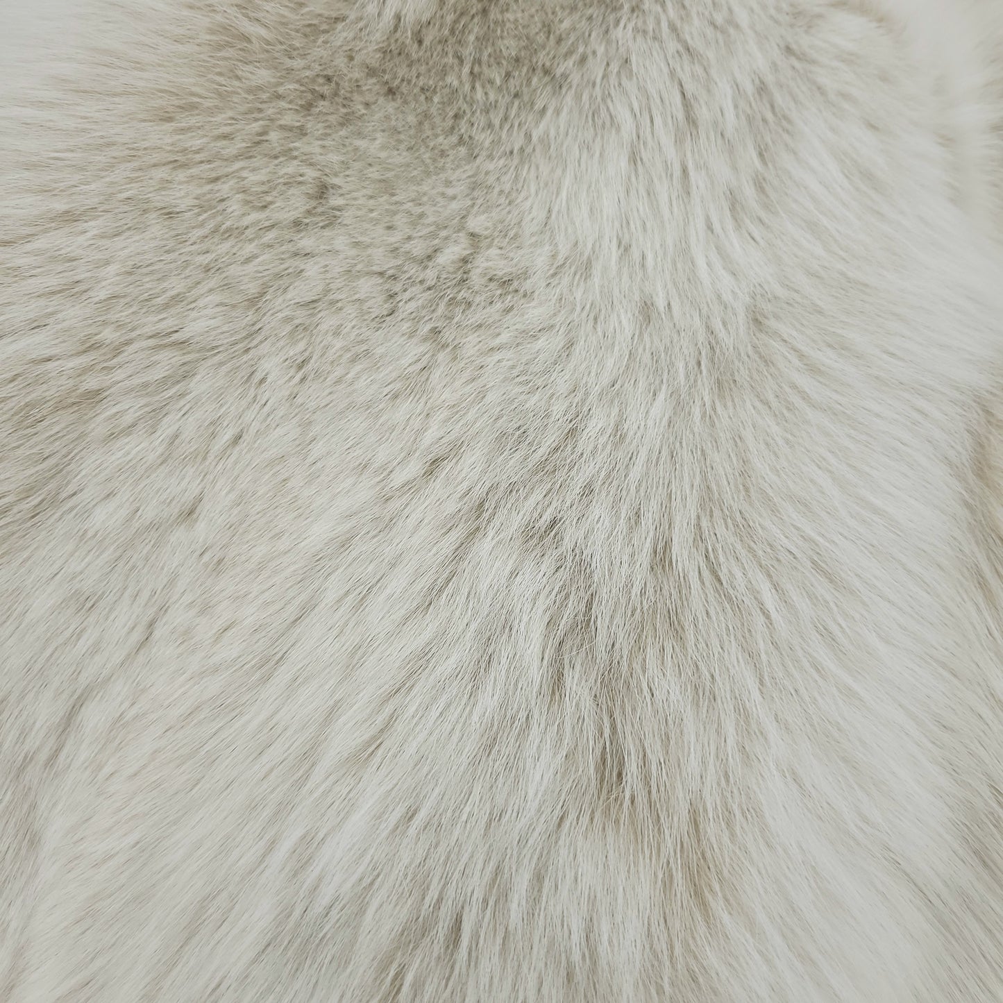 Dyed Shadow Fox Fur - Ivory