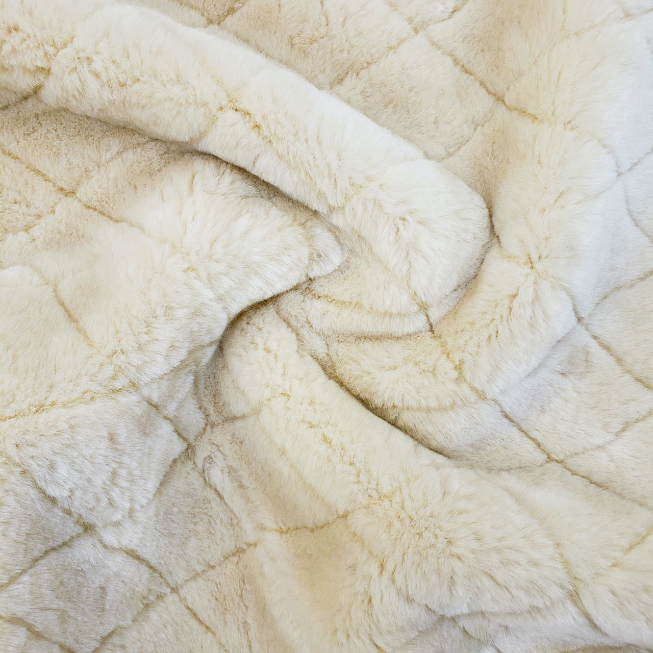 Faux Fur - Beige - Diamond
