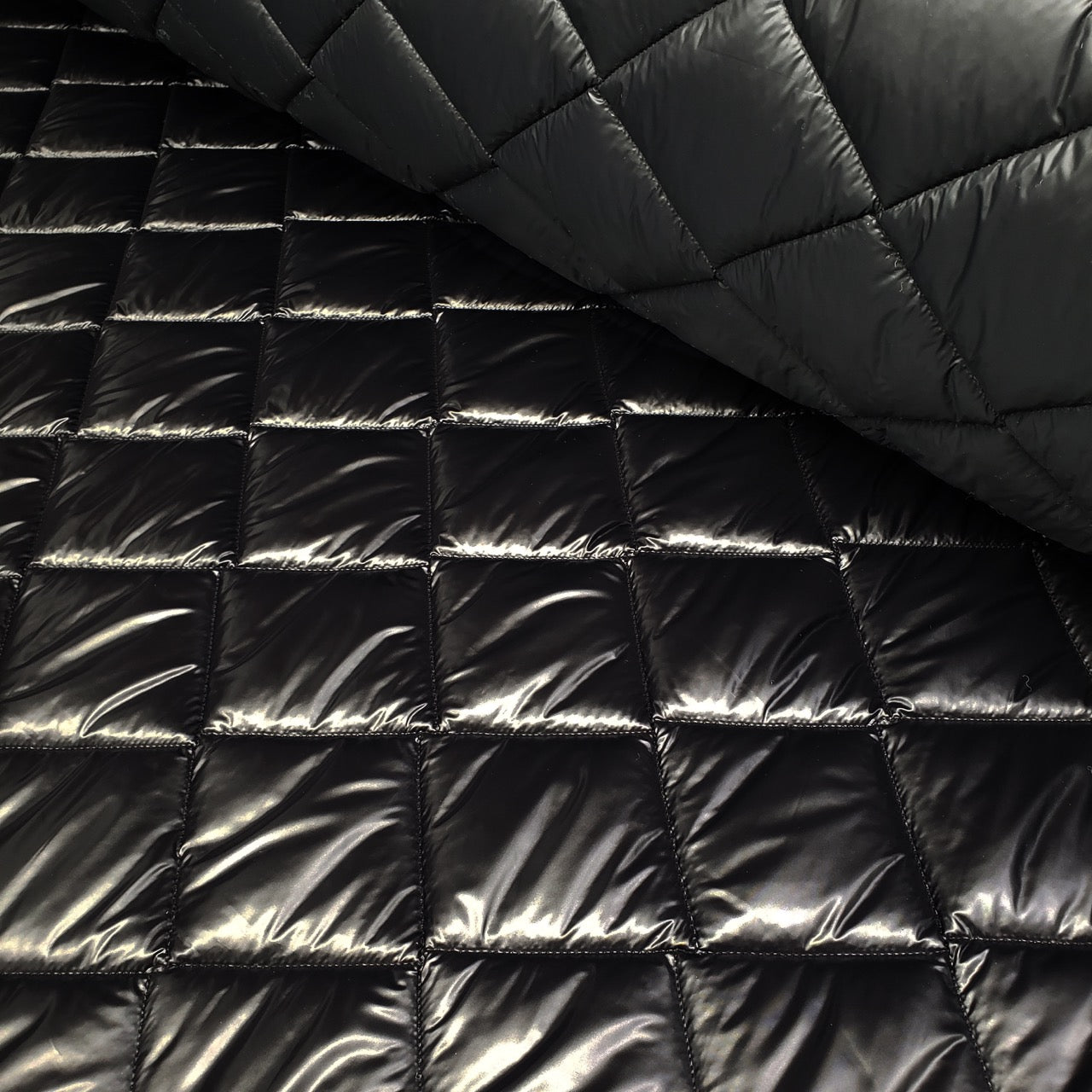 Quilted Holofill™ - 2-Sided - Gloss Black (roll)