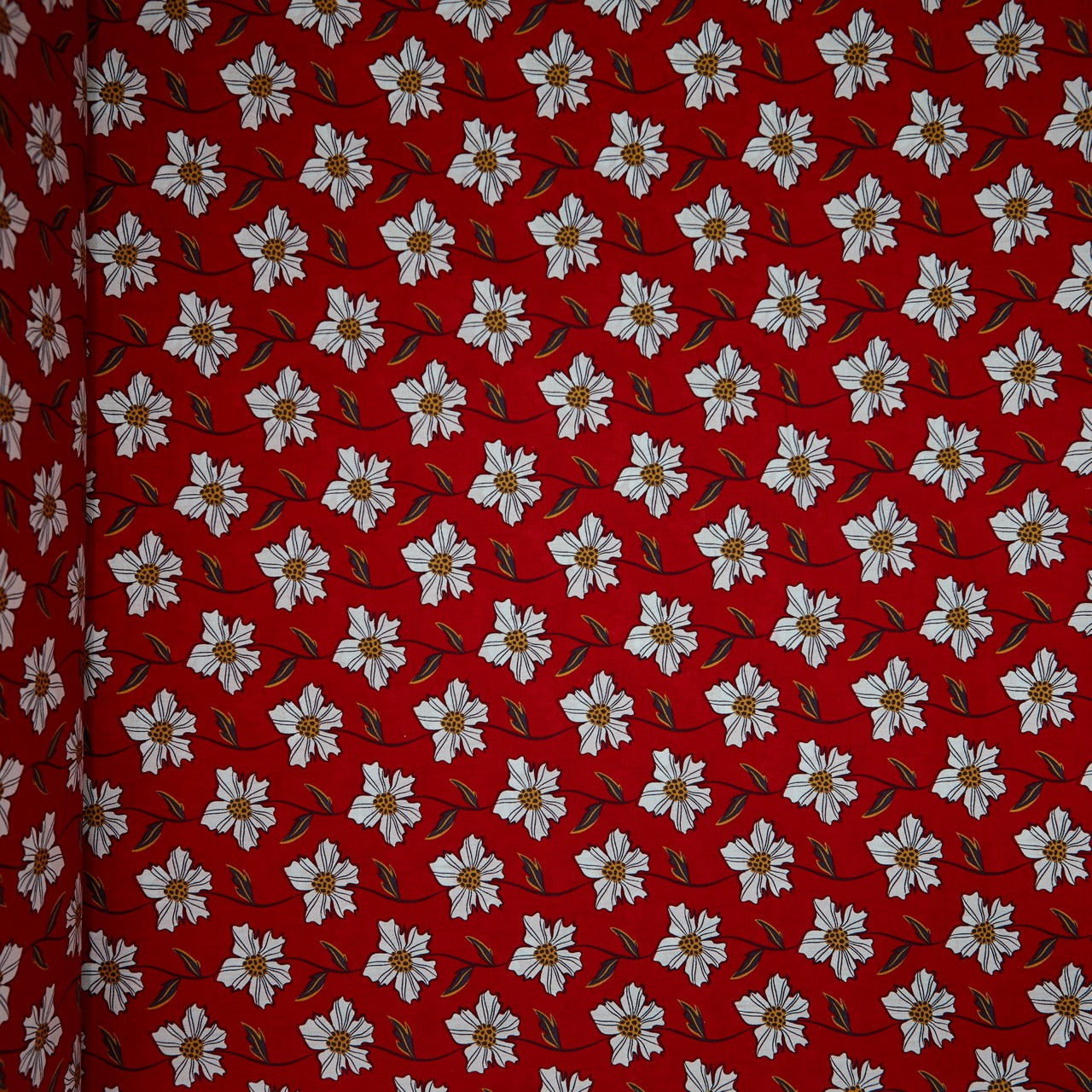 Cotton Floral - Daisy Chain - Red (full)