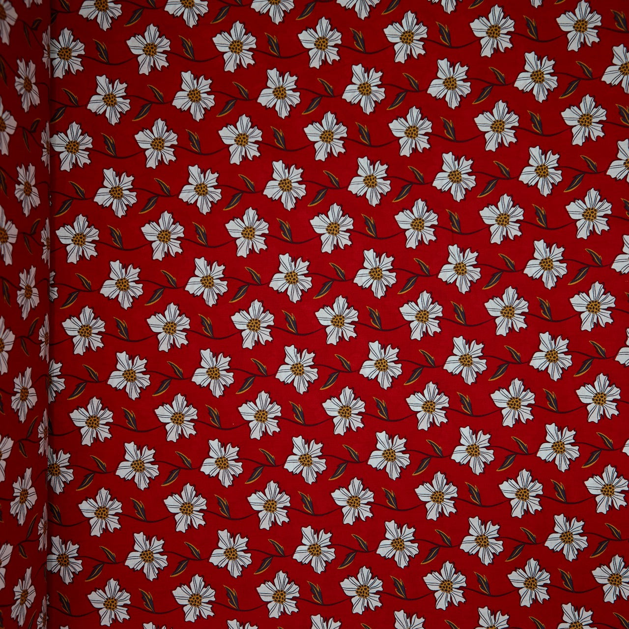 Cotton Floral - Daisy Chain - Red (full)