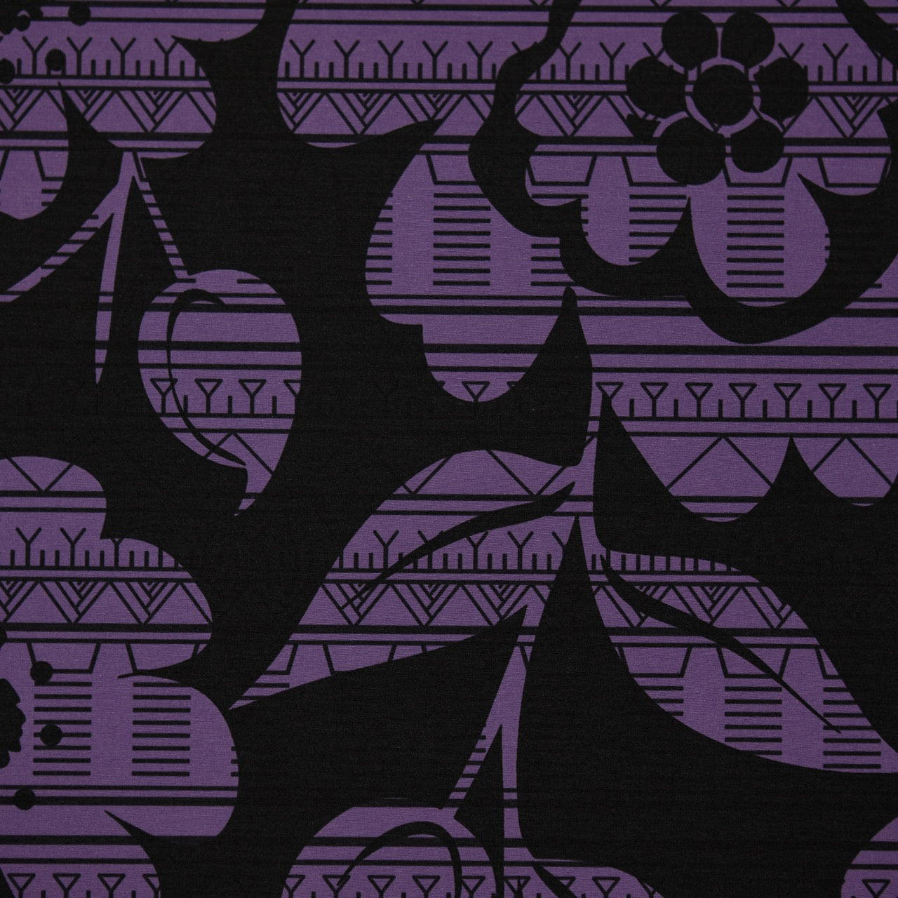 Commander® Tunniit Floral (Daisy)- Hyacinth (detail)