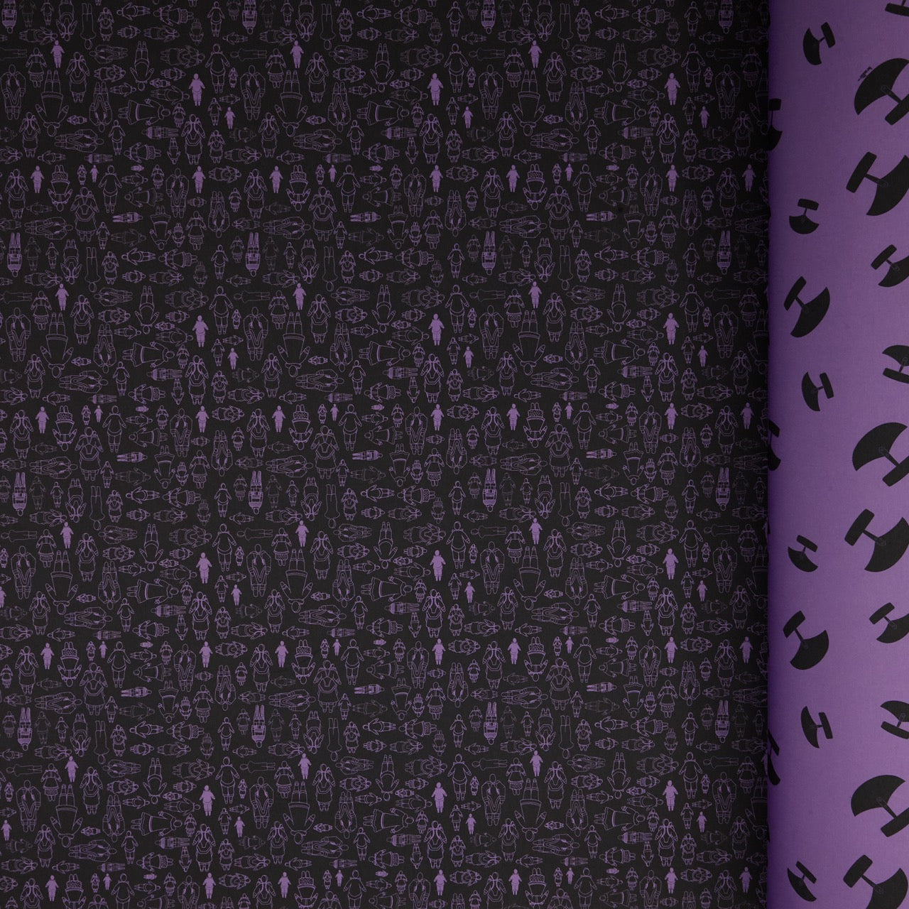 Commander® Inuujait™ Black - Hyacinth (full)