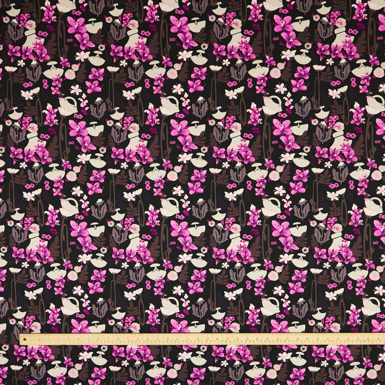Commander® Ulu Floral by Martha Kyak - Black (sizing)
