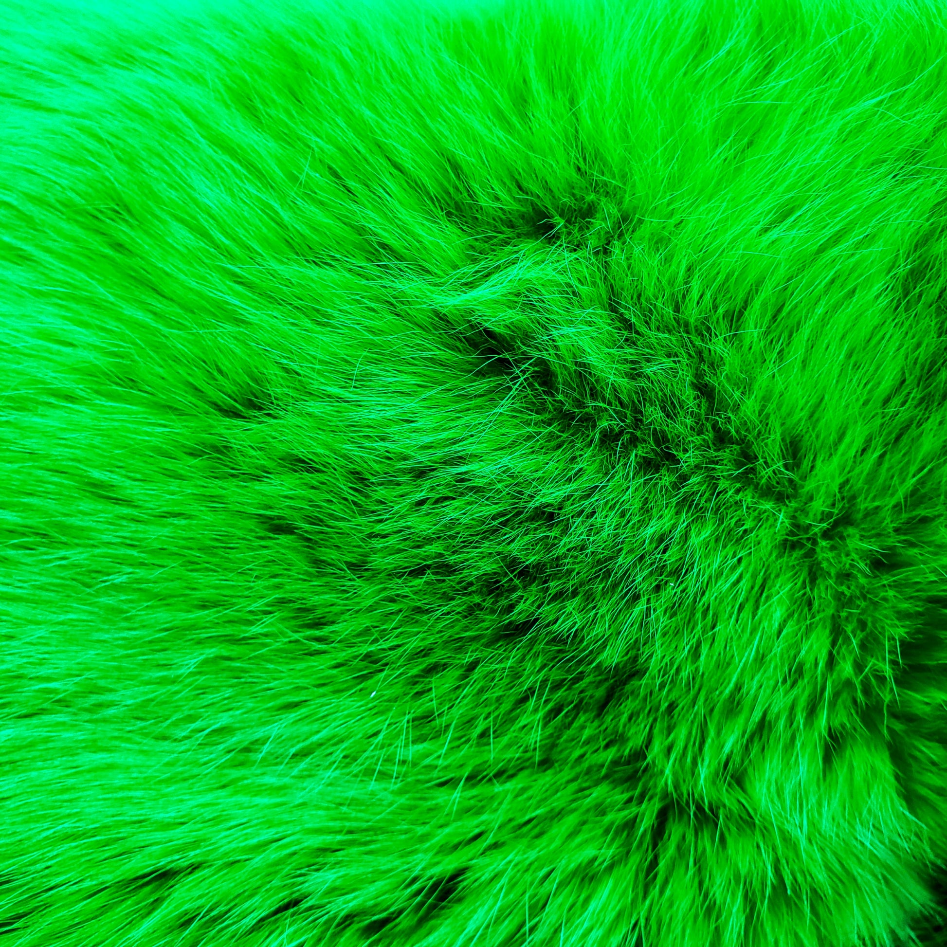 Dyed Shadow Fox  Fur - Neon Green (European Dyes) - detail