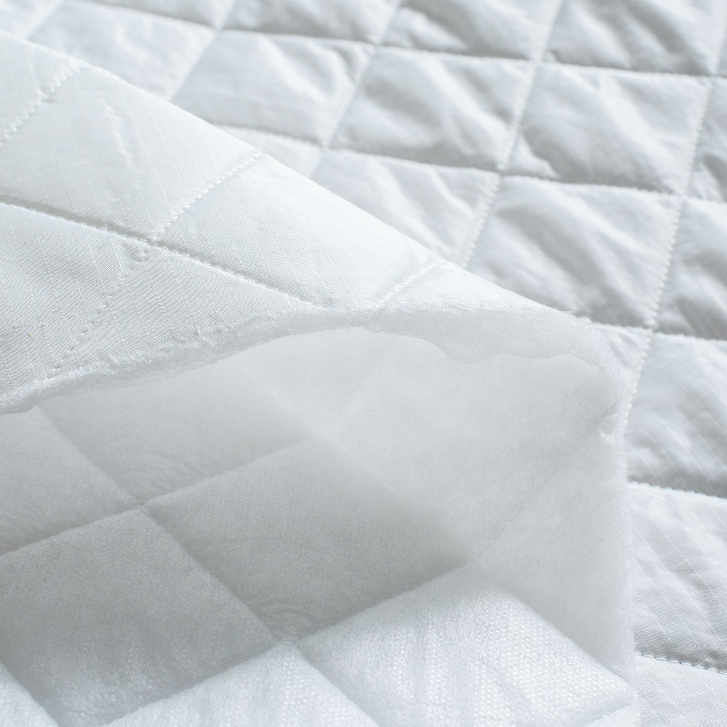 Quilted Holofill™ / Poly - 1-Sided (white)