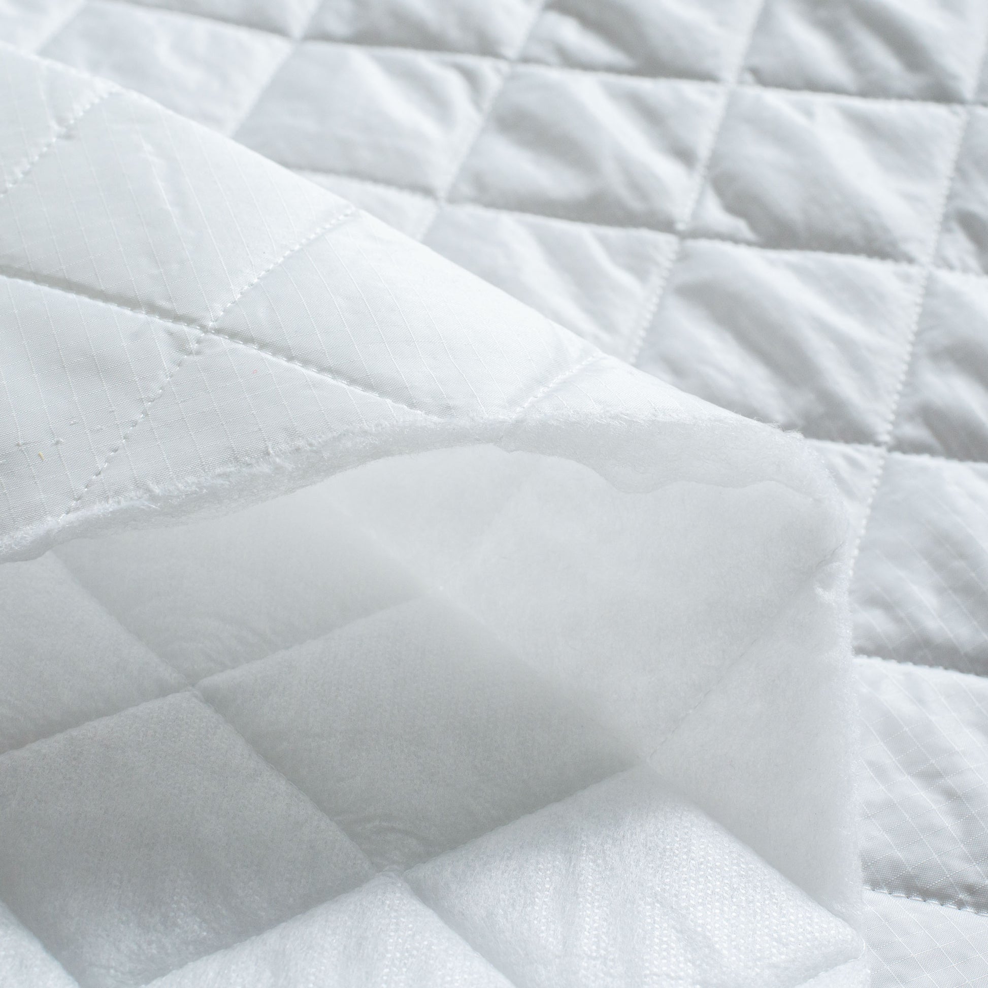 Quilted Holofill™ / Poly - 1-Sided (white)