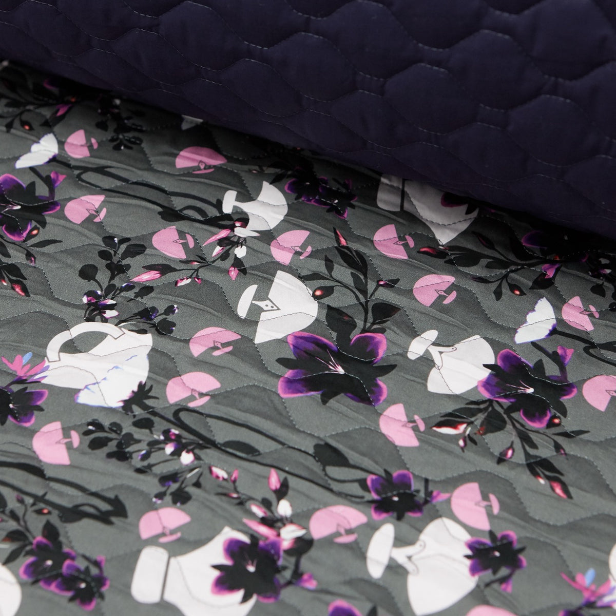 Cotton Quilt - InukChic® Ulu Floral - 6oz - Carbon