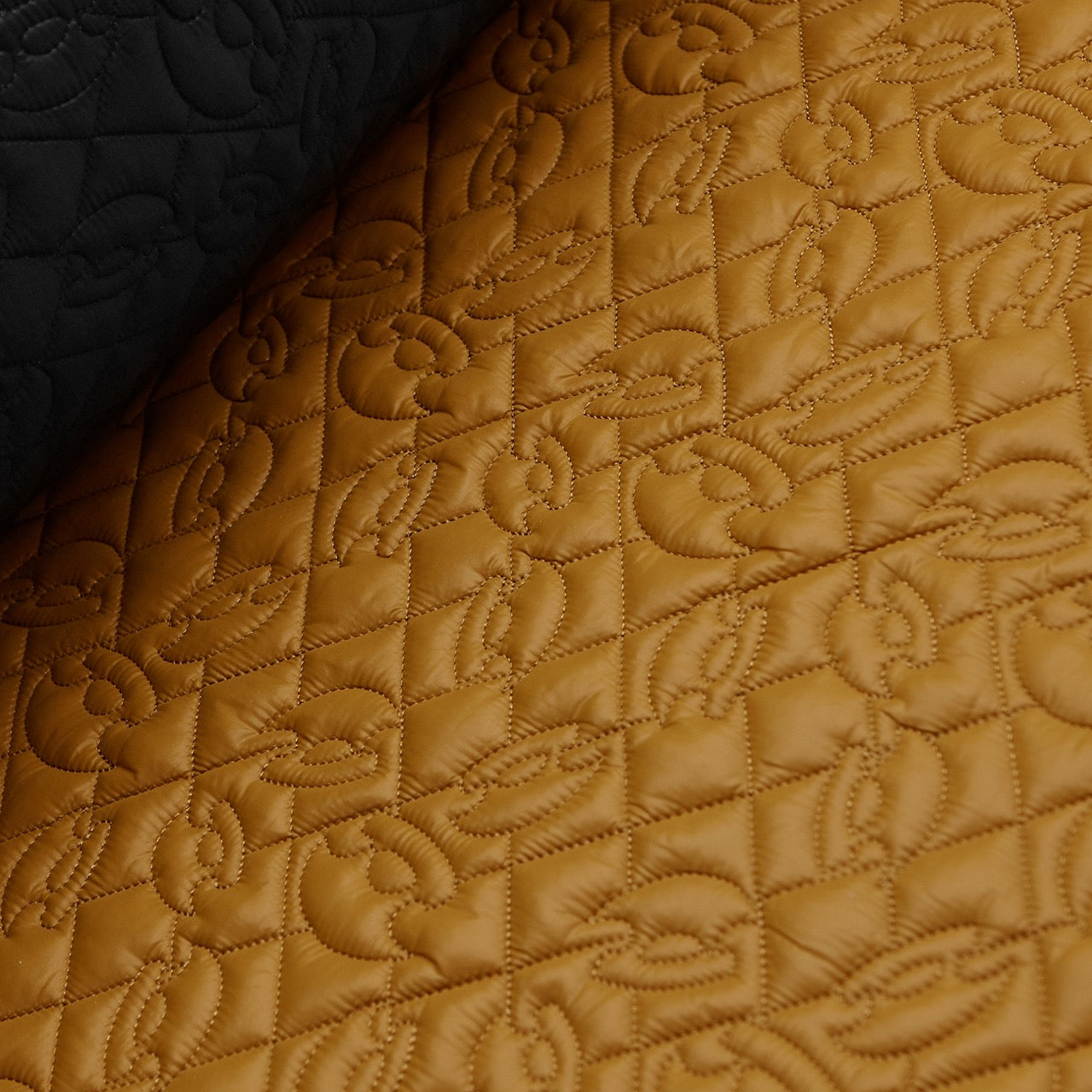 Embroidered Quilt 2-Sided - Ulu - Klondike Gold