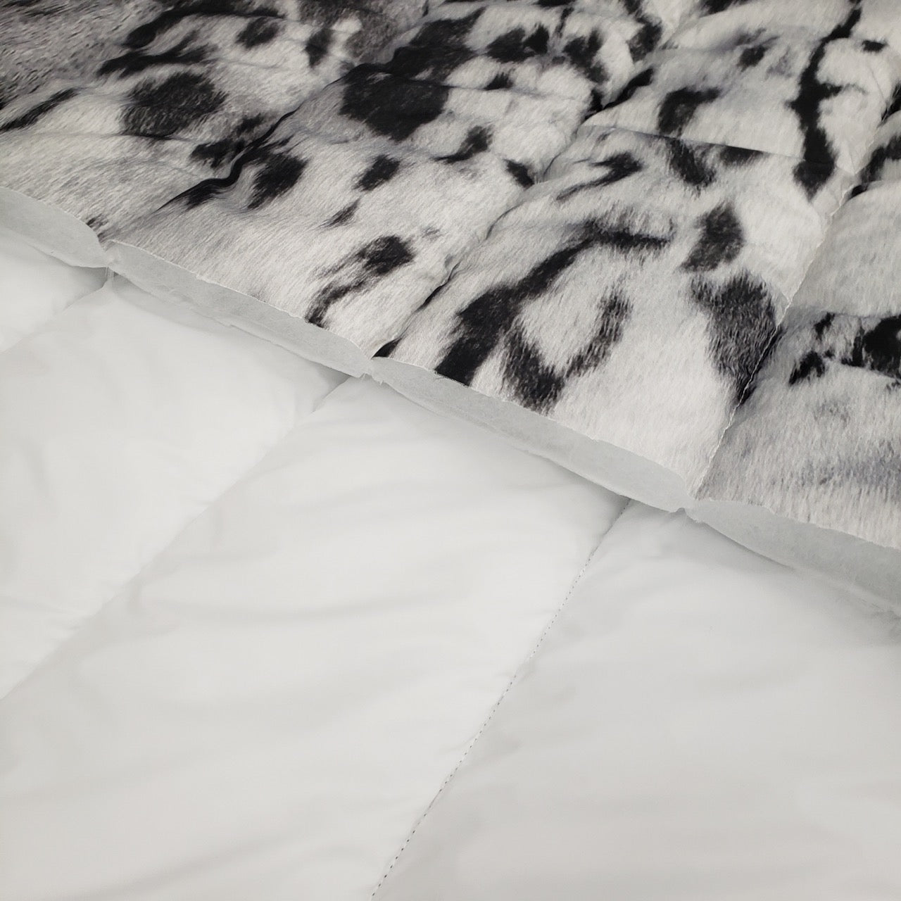 Quilted Holofill™ 2-Sided 13oz - Seal Skin (Natural/Silver) - cut