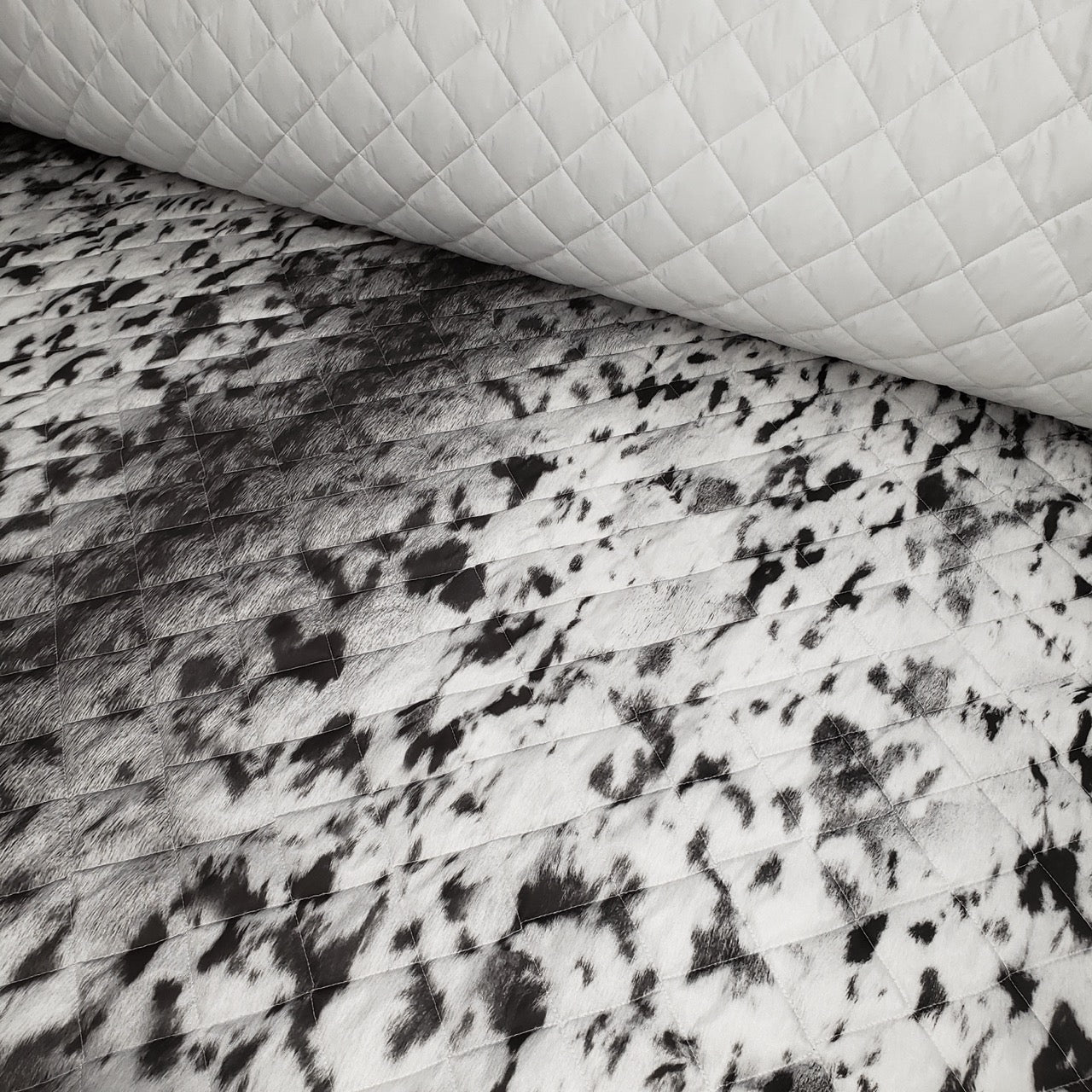 Quilted PrimaSoft™ - 2-Sided, 6oz - Seal Skin (Natural / Silver) - roll