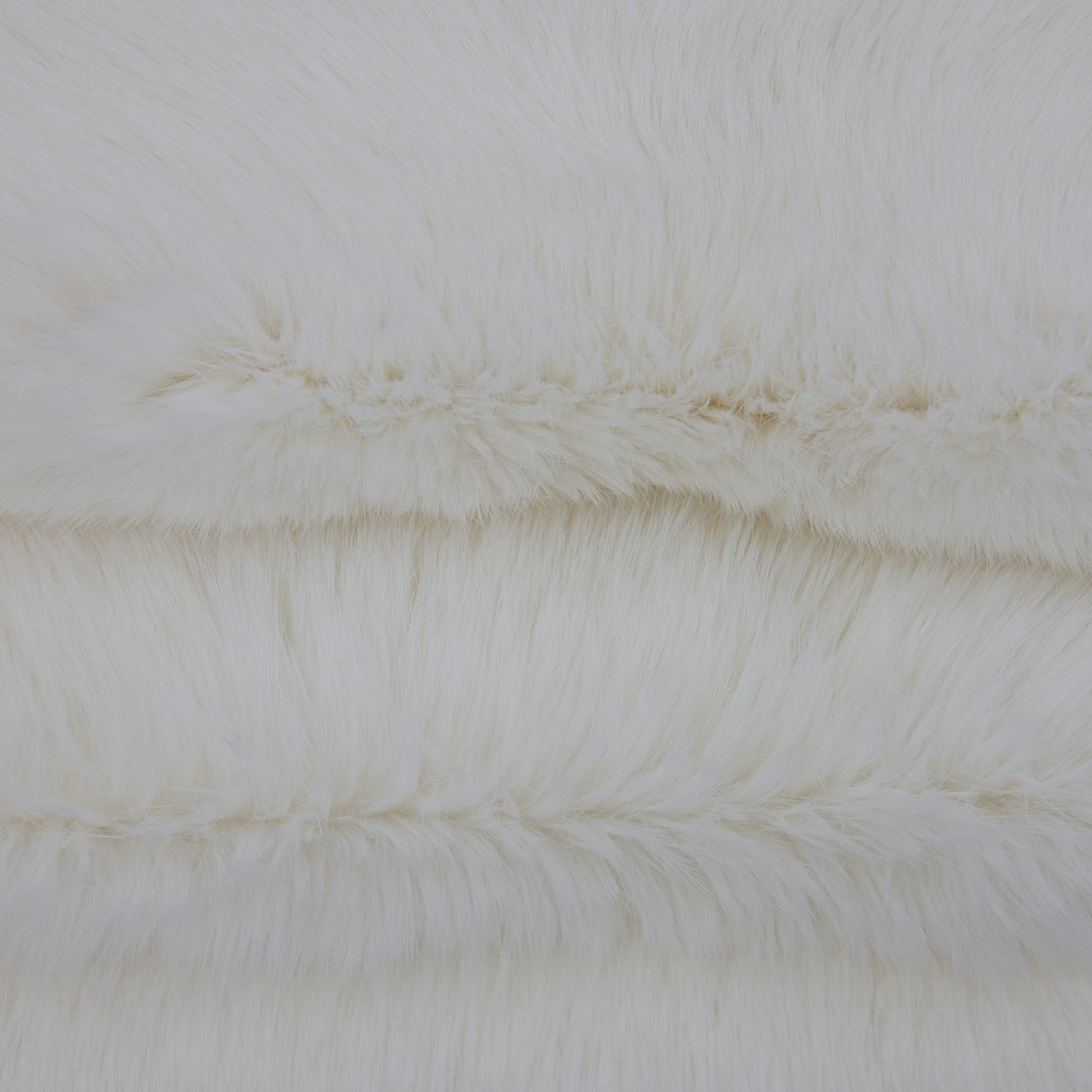Rabbit Fur - White (XL) detail