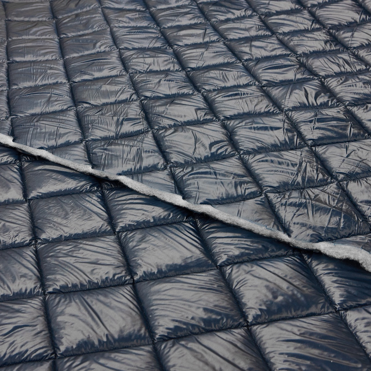 Quilted Holofill™ - 2-Sided - 10oz - Glossy (Shiny) - NAVY (detail)