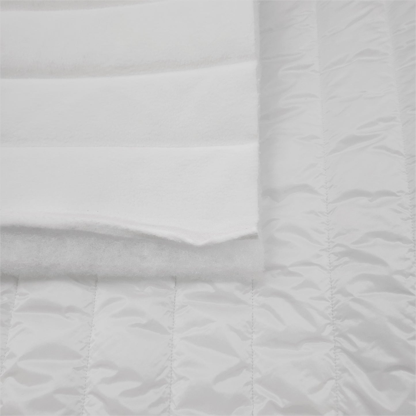Quilted Polar, 2-Sided 13oz - White (fold)