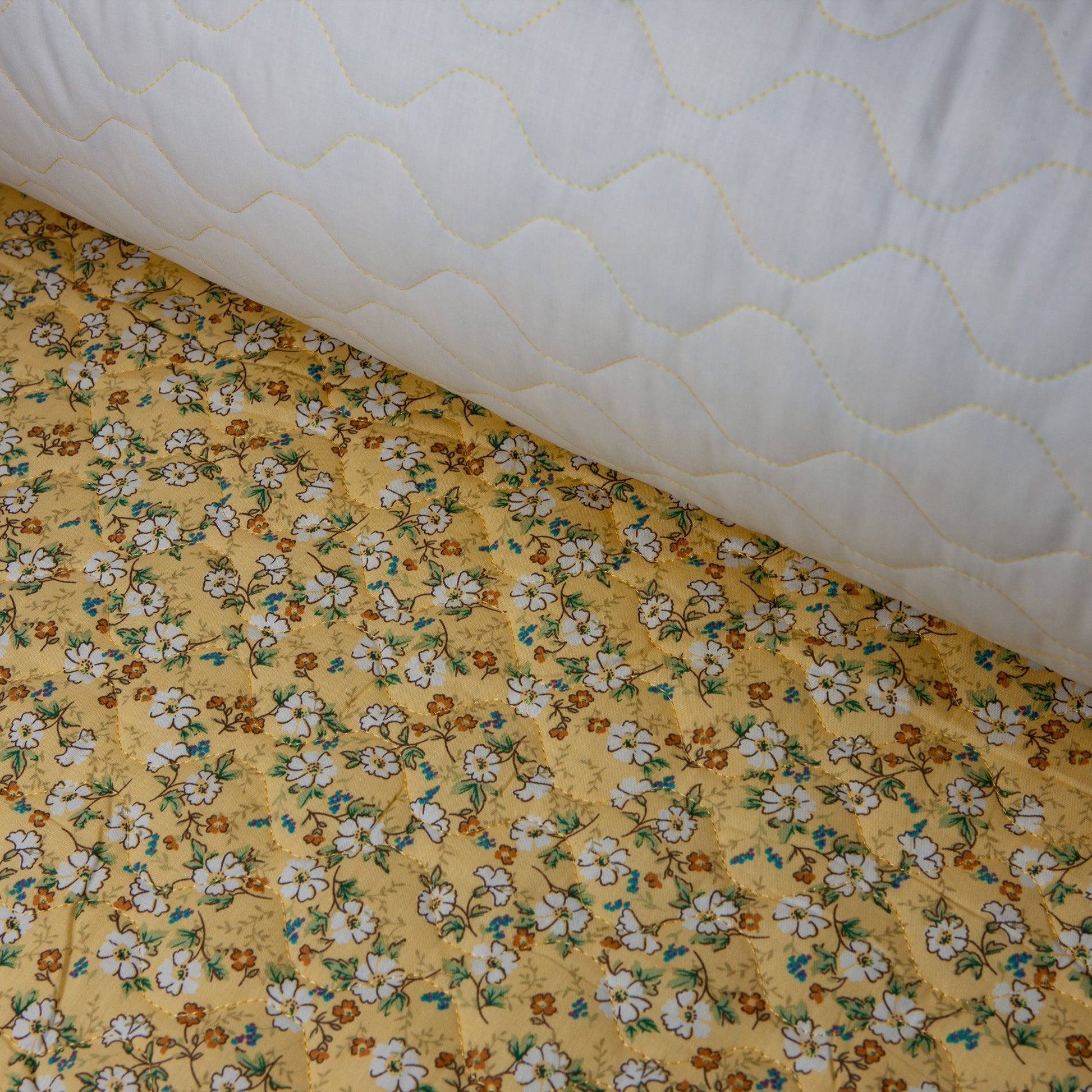 Cotton Quilt - Floral - 3oz - Lemon Bloom (wide)