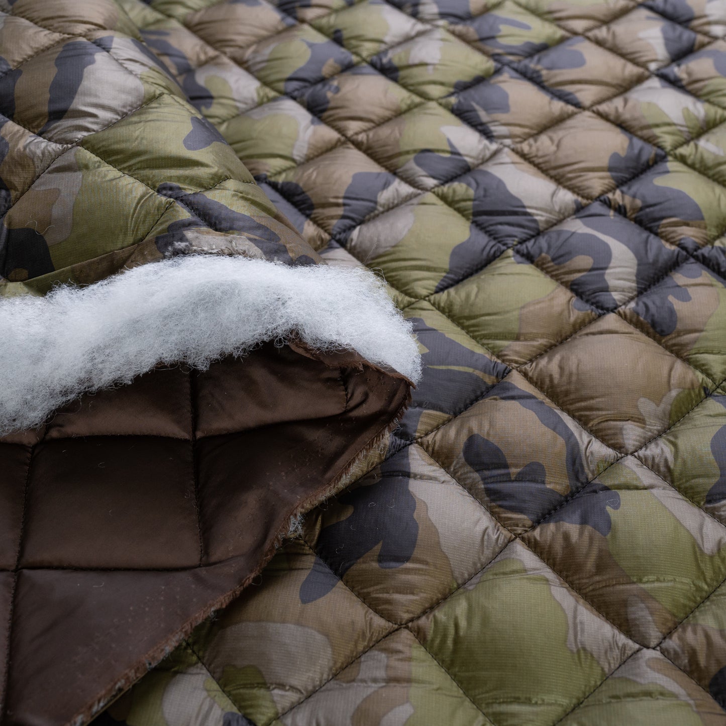 Holofill™ matelassé 2 faces 10 oz Camo Woodland